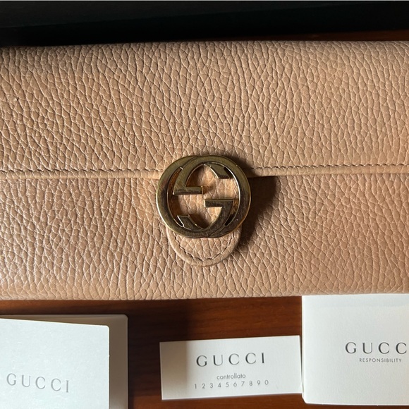 Authentic Gucci Wallet (never used) - Picture 4 of 5